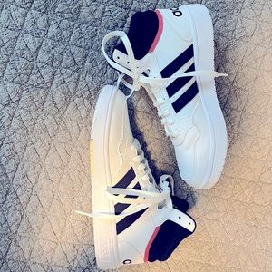 Adidas Sneakers